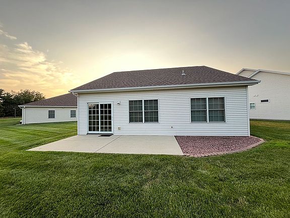 3rd image of 544 Park Place Dr