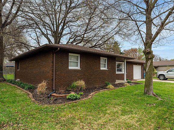 4th image of 2347 Emert Ave