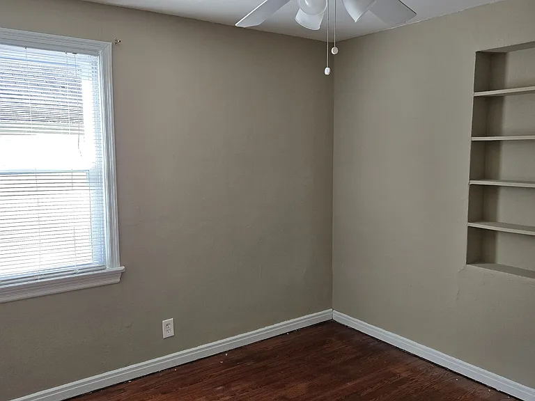 915 Westglen Dr — Photo 15