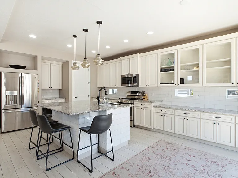 196 E North View Way — Photo 5