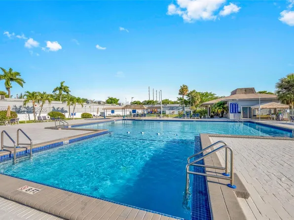 2148 SW 52nd St, Fort Lauderdale, FL 33312