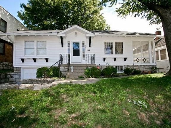 2nd image of 4423 Holly St