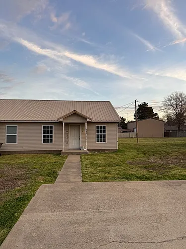 106 Fuller St Photo 1