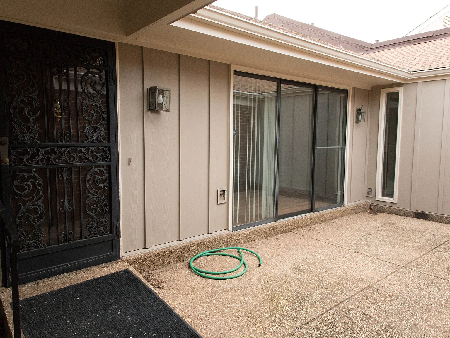 3 bed, 2881 sqft, $3,500 — Photo 2