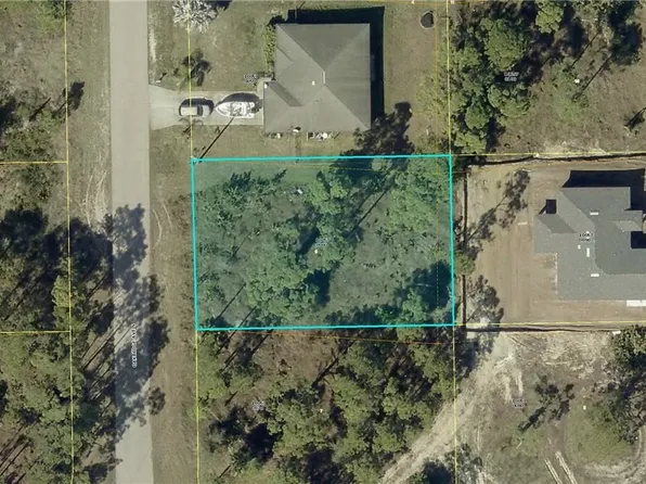 813 Oakridge Ave S, Lehigh Acres, FL 33974