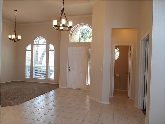2nd image of 5977 Sandhill Cir