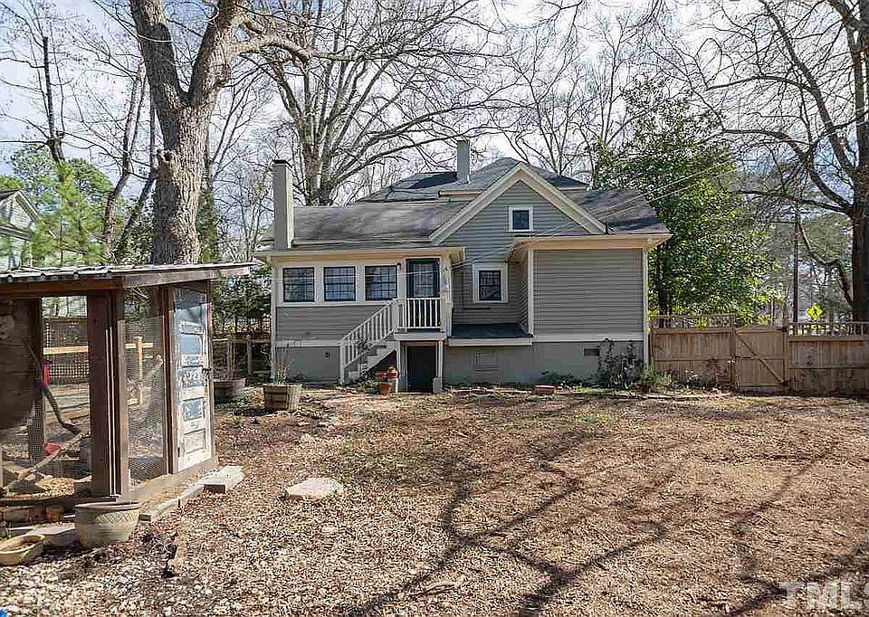 Backyard & Chicken Coop