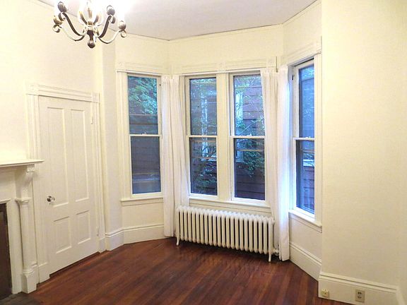 Bedroom/Dining room