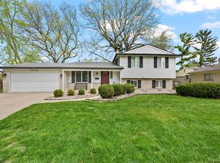 37174 Sunnydale St, Livonia, MI 48154