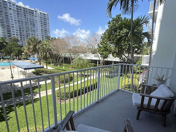 5th image of 2851 NE 183rd St APT 212E