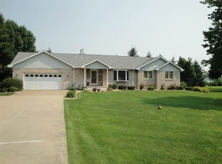2828 274th St, De Witt, IA 52742