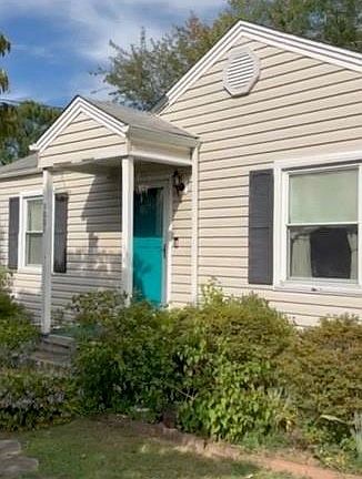 3rd image of 1001 Forest St