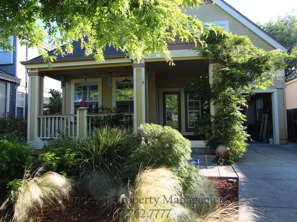 1713 Rosamond St, Petaluma, CA 94954