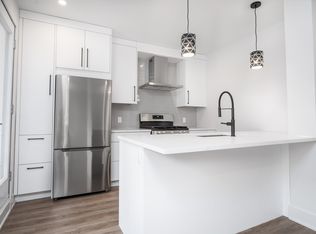 85 Rosemount Ave #C, Ottawa, ON K1Y 1P5