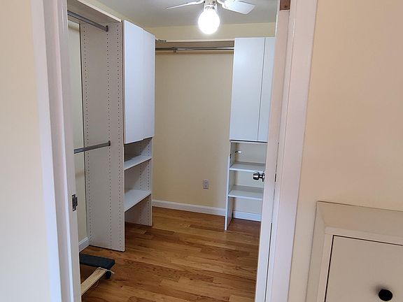 4th image of 50 Broadlawn Park Suite 423