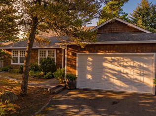 867 Lakeview Dr, Manzanita, OR 97130