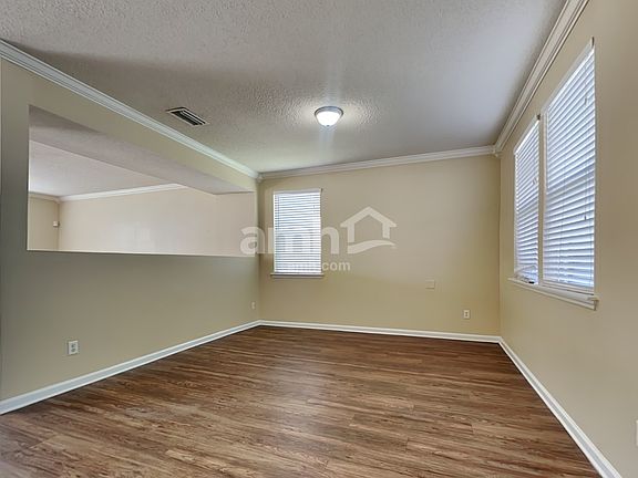 4th image of 76032 Deerwood Dr