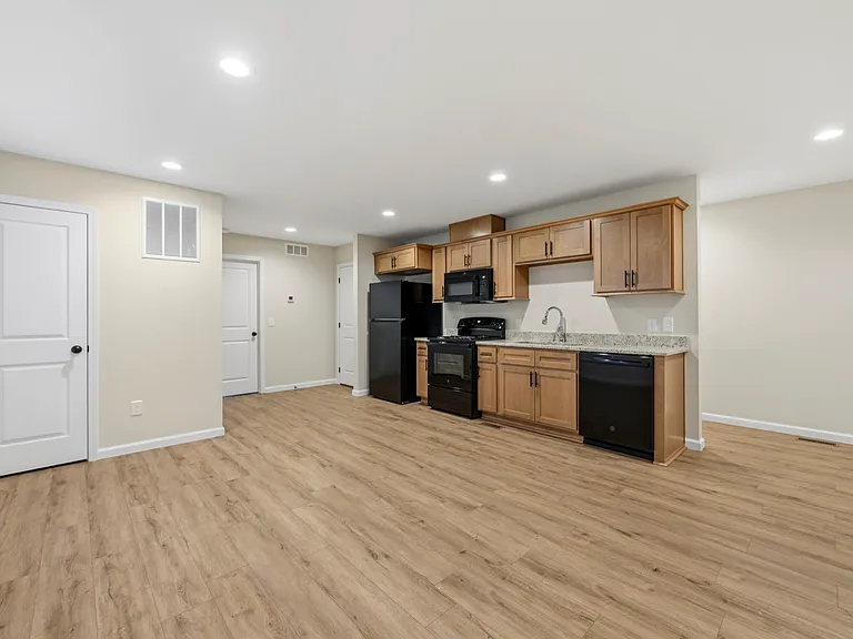 265 Washington St — Photo 2
