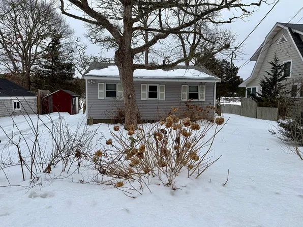 28 N Beach Ave #1, Buzzards Bay, MA 02532