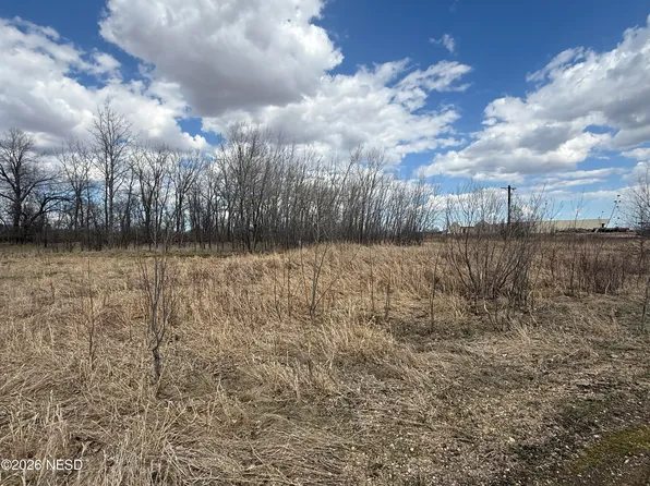 206 S 12th St, Milbank, SD 57252