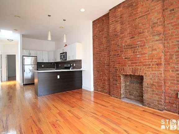 5th image of 901 Jefferson Ave #3AA