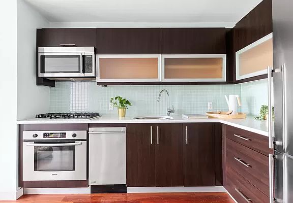 5th image of 187 13th St APT 4A