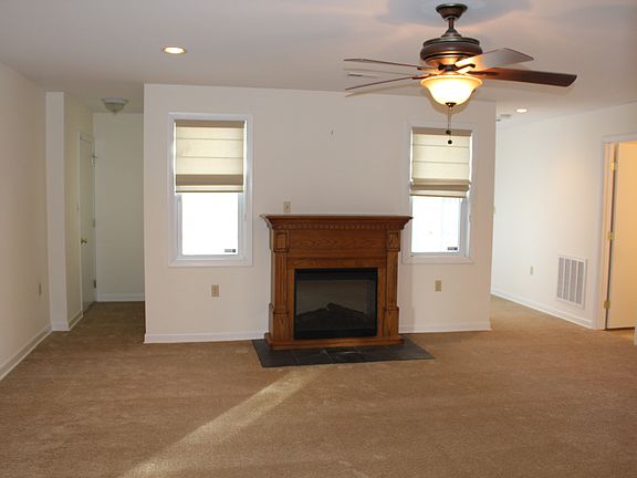 3rd image of 10826 Woodhaven Dr