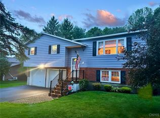 4 Lindale Ave, New Hartford, NY 13413