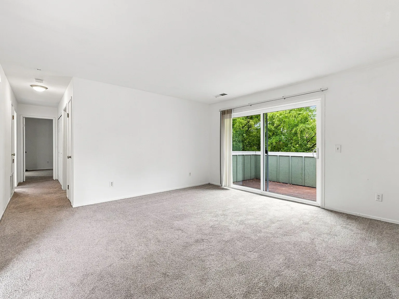 2 bed, 1030 sqft, $2,700 — Photo 2