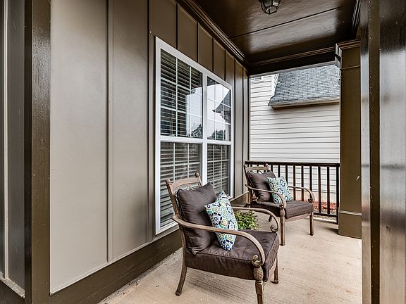 4th image of 412 Mountain Mist Dr