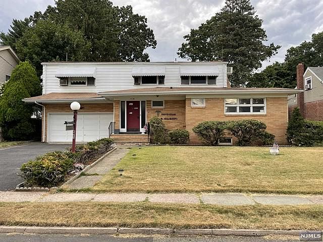 1st image of 4-25 Hartley Pl