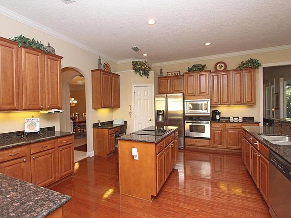 5th image of 837 Peppervine Ave