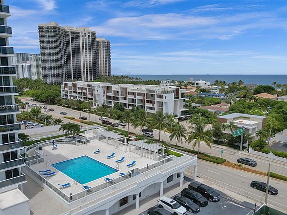 3rd image of 3015 N Ocean Blvd APT 14B