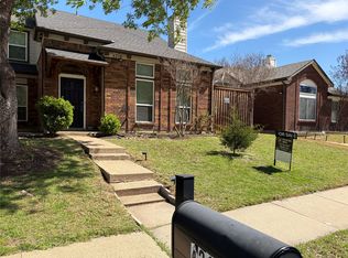 4216 Phoenix Dr, Carrollton, TX 75010