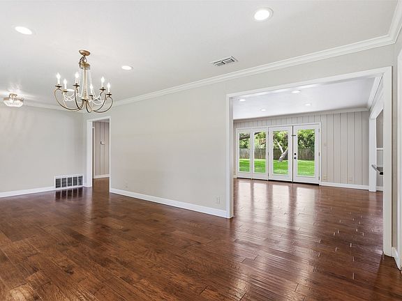 4th image of 908 W Westhill Dr