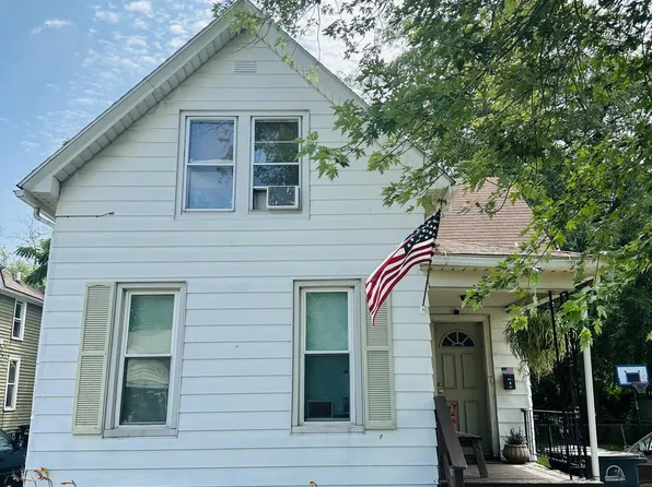 212 Hendricks St, Michigan City, IN 46360