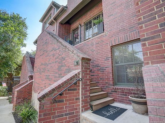 2nd image of 210 ARCADIA PL #4