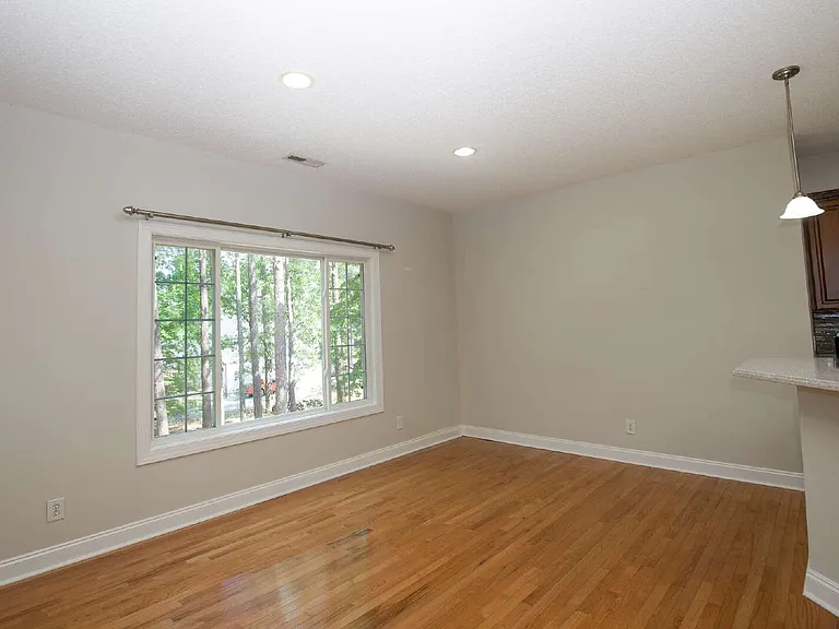 108 Fawnwood Dr — Photo 8