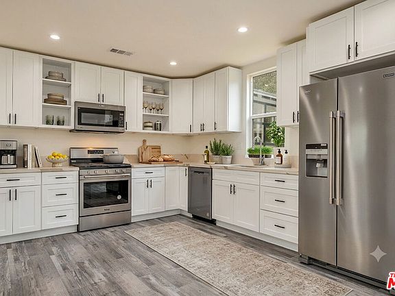 3rd image of 9848 Portola Dr