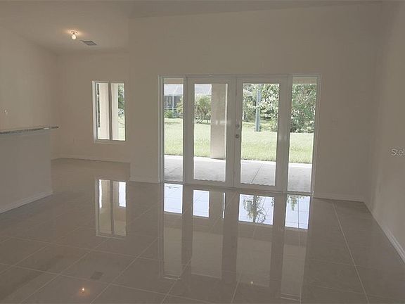 3rd image of 22409 Glen Ave