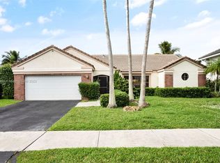 831 Somerset Ave, Davie, FL 33325