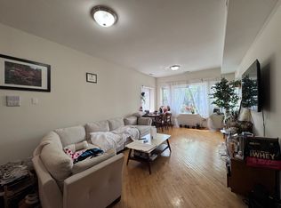 1712 W Greenleaf Ave #2, Chicago, IL 60626