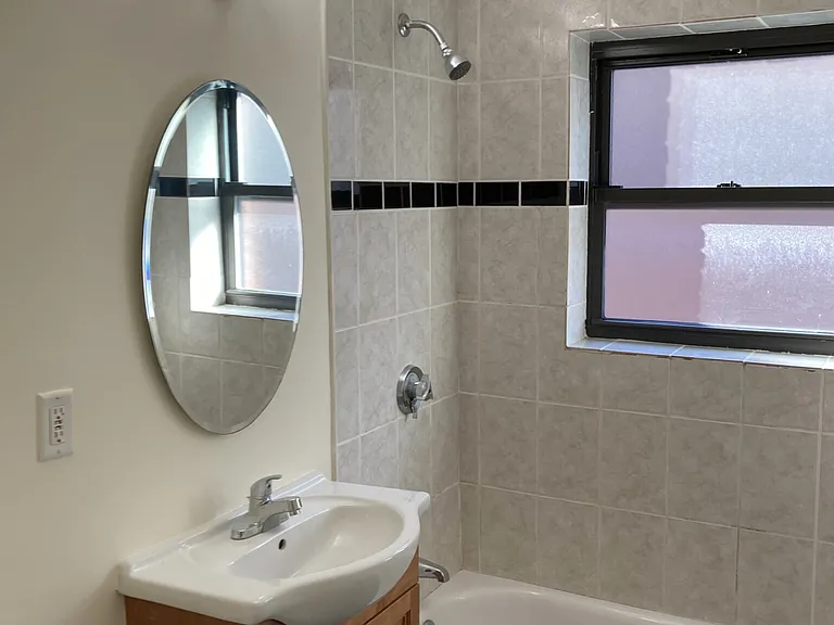 110 Longwood Ave #3 — Photo 6