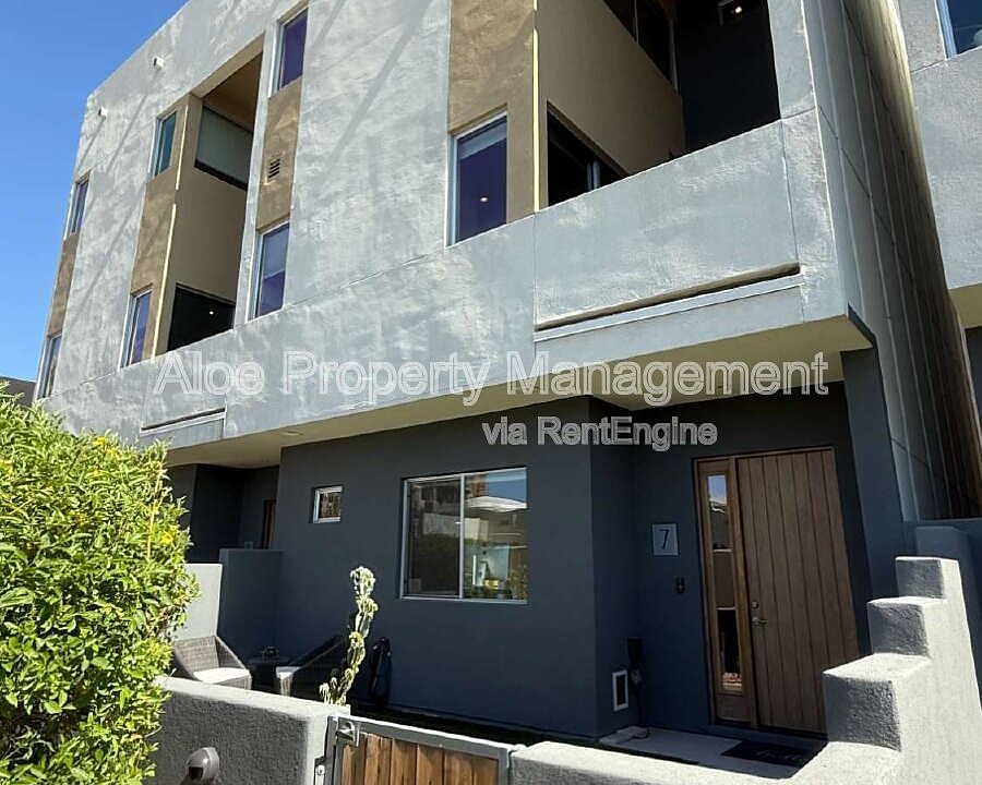 1st image of 3150 E Glenrosa Ave Unit 7