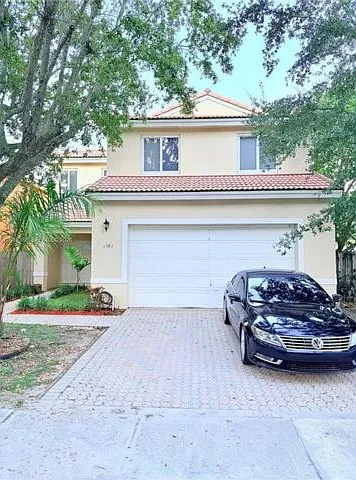 1581 SW 106th Ave