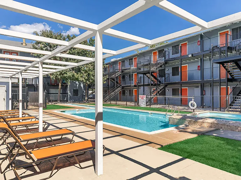 Lamar Place Apartments — Photo 25