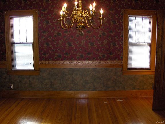 3rd image of 3119 Jones St