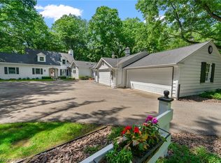40 Redfern Dr, Youngstown, OH 44505