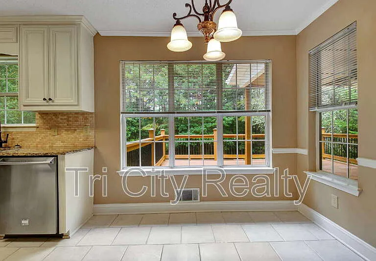 49 Montrose Ln — Photo 31