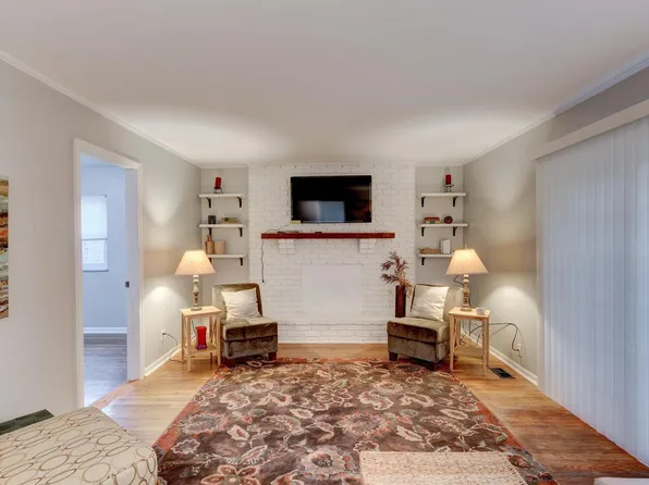 8027 N Richardt Ave, Indianapolis, IN 46256